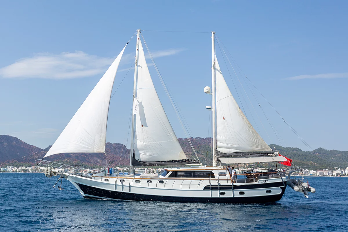 Motor Sailor (Grand Sailor)  - 2
