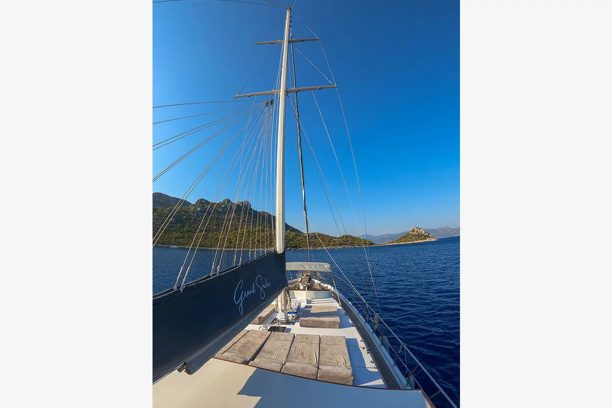 Motor Sailor (Grand Sailor)  - 5
