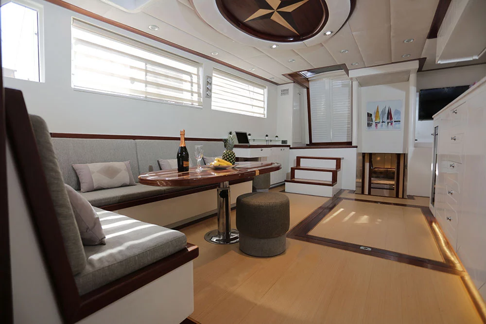 Motor Sailor (Grand Sailor)  - 11