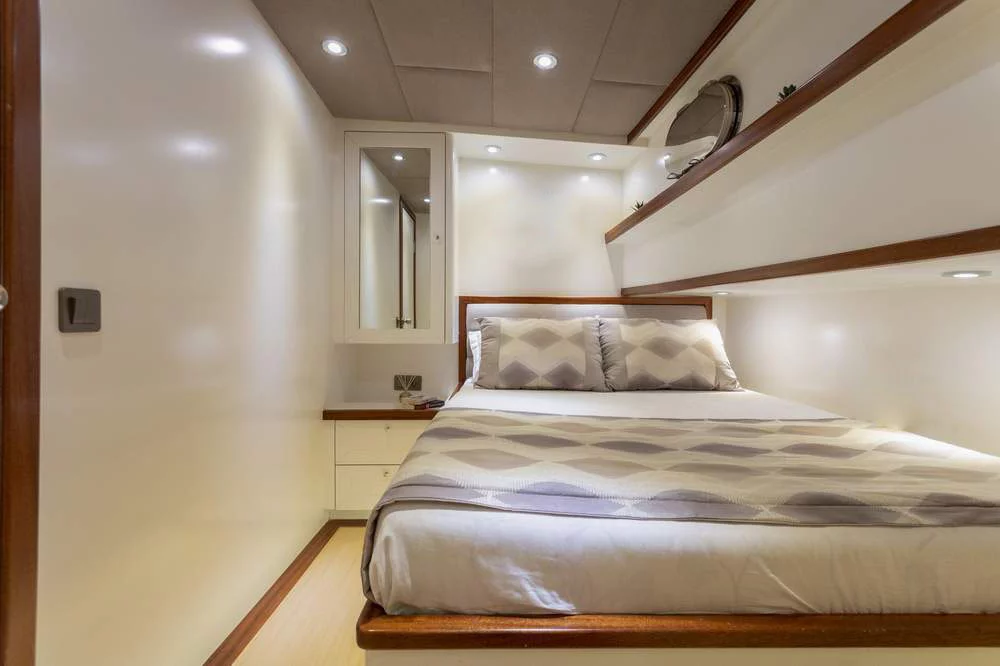 Motor Sailor (Grand Sailor)  - 19