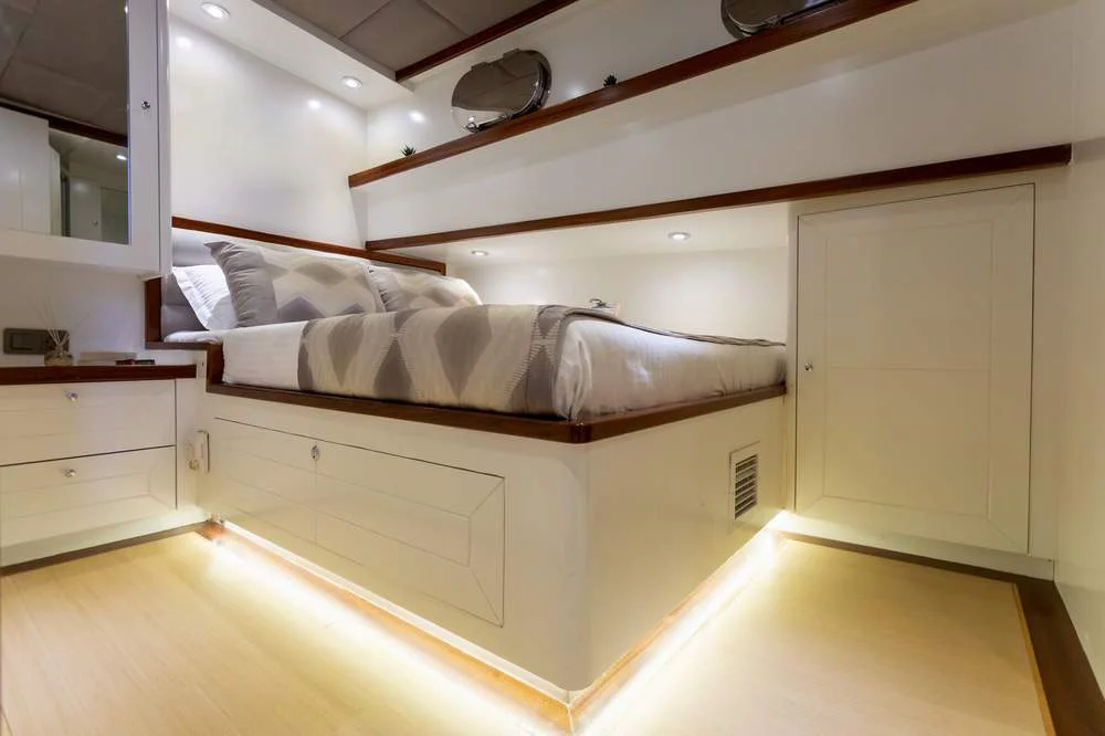 Motor Sailor (Grand Sailor)  - 20