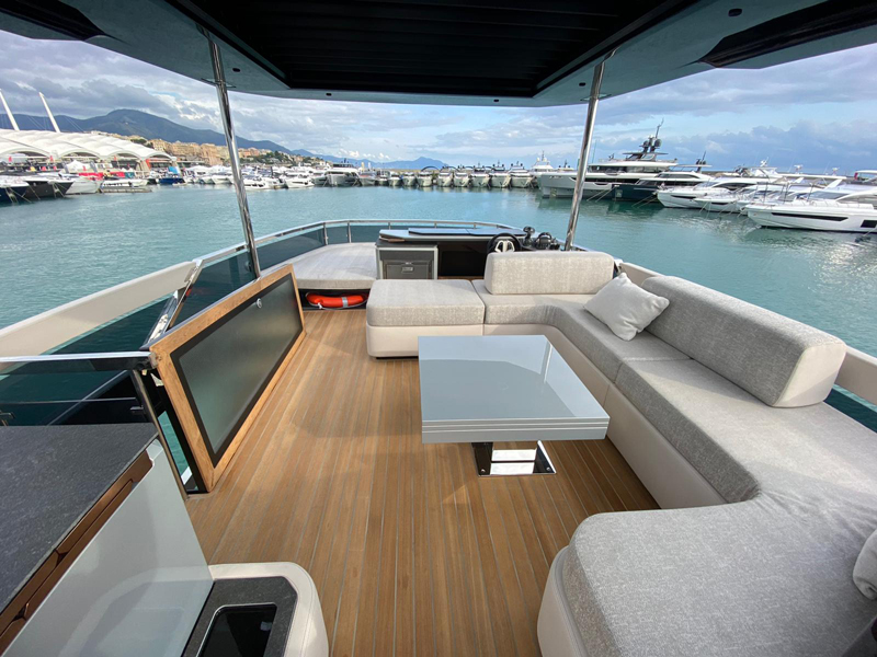 Photo #6 - Explorer Fly 62 (Blue Moon) in Split - 3029
