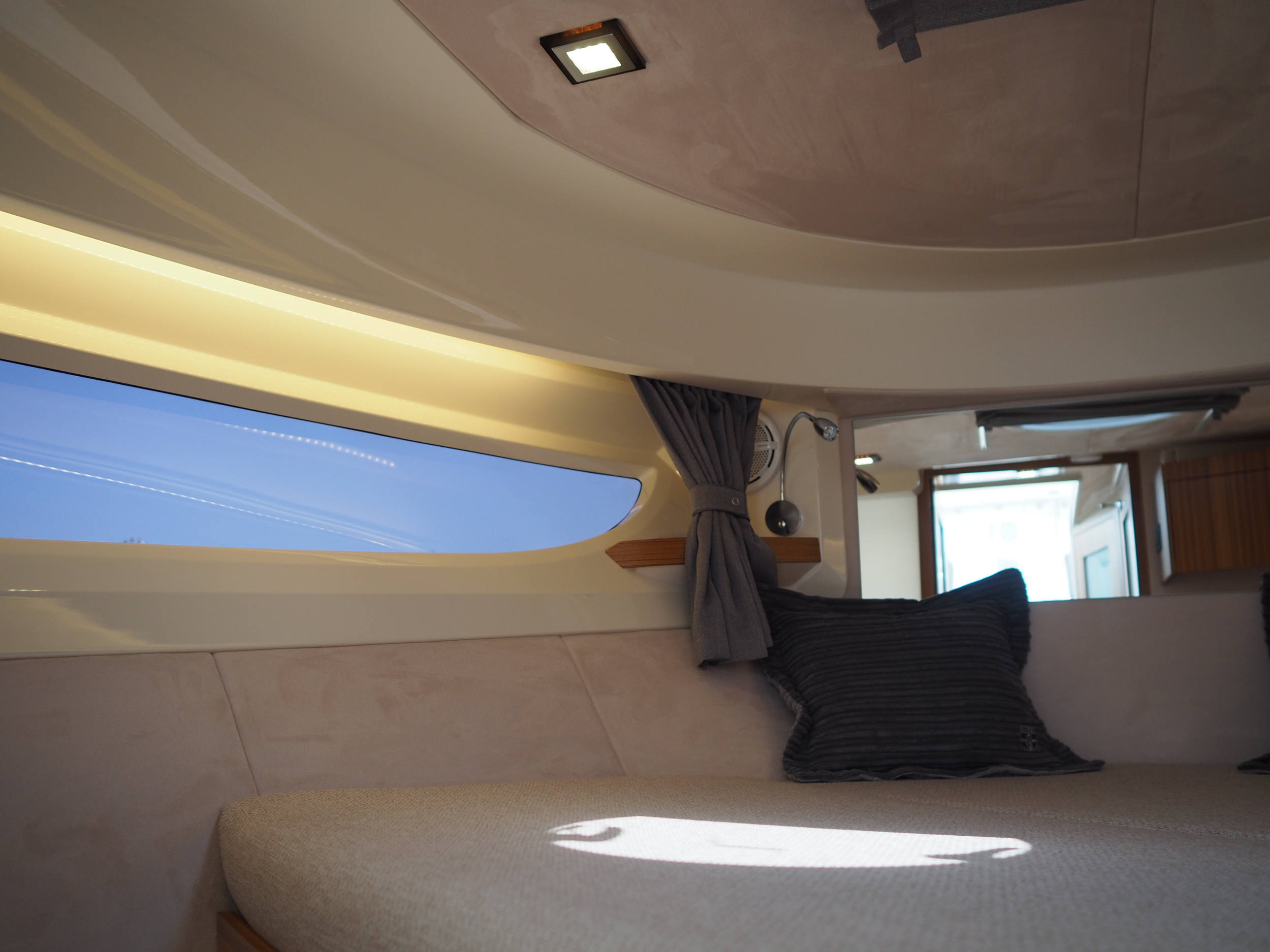 Photo #20 - Marex 310 SUN CRUISER (PEPPER) in Lavrion - 3078