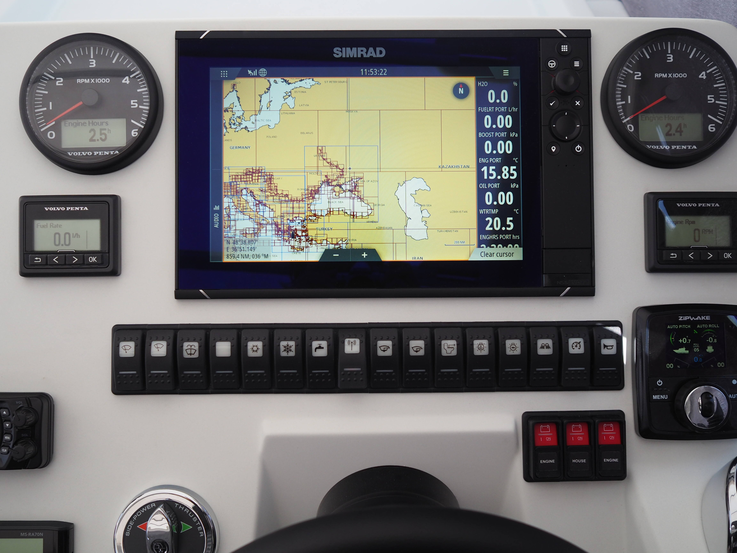 Photo #25 - Marex 310 SUN CRUISER (PEPPER) in Lavrion - 3078