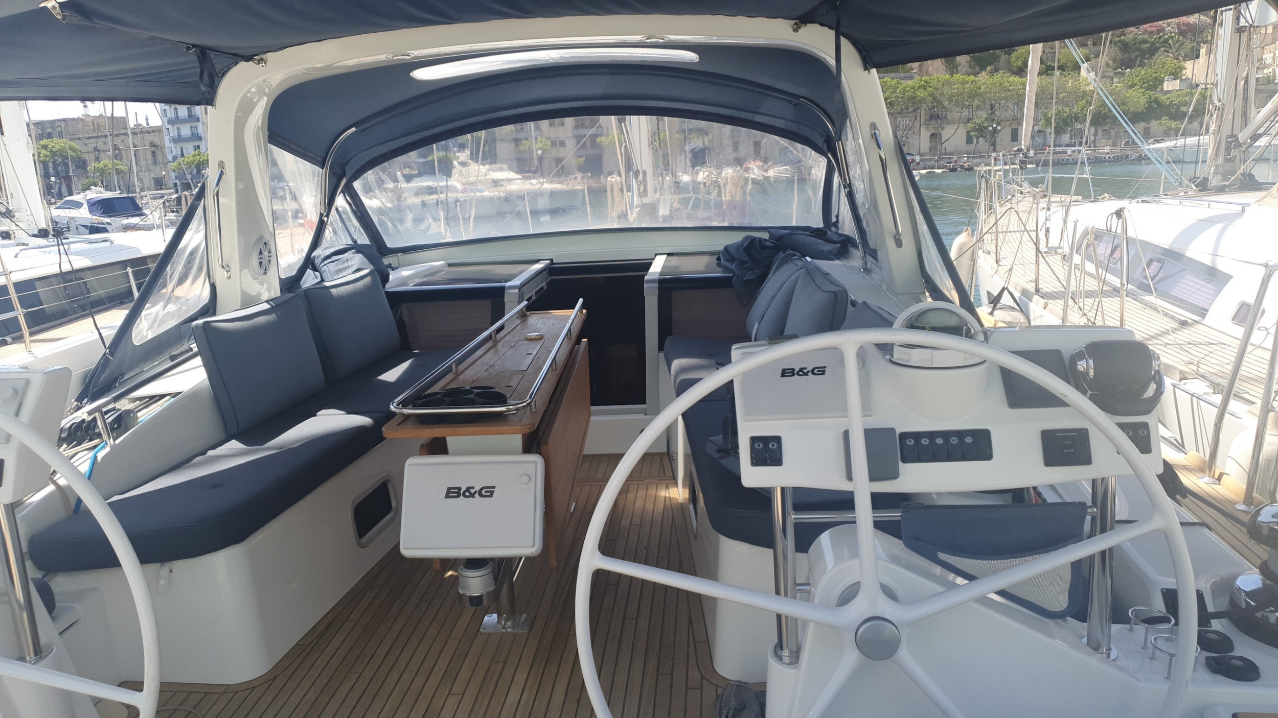 Photo #5 - Beneteau Oceanis 60 (Ultreya) en Fort-de-France - 3092