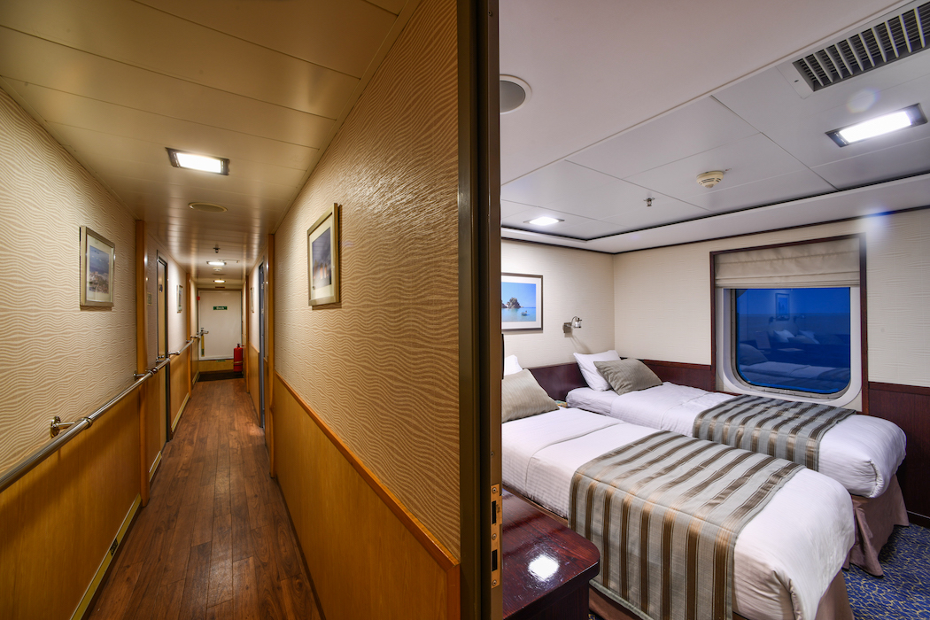 Photo #6 - Motor Yacht (Harmony V) in Athen - 3106