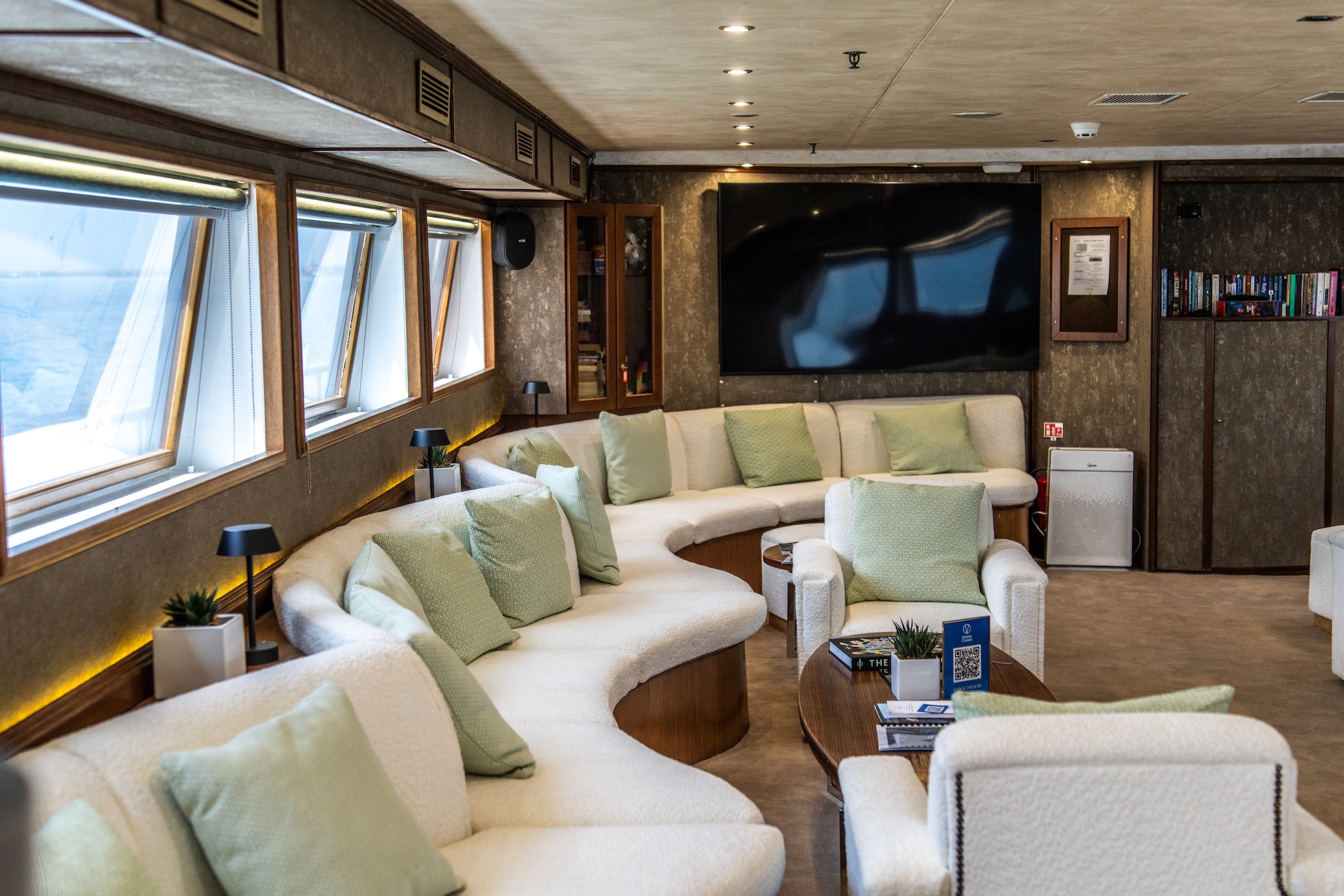 Photo #17 - Motor yacht (Harmony G) in Athen - 3108