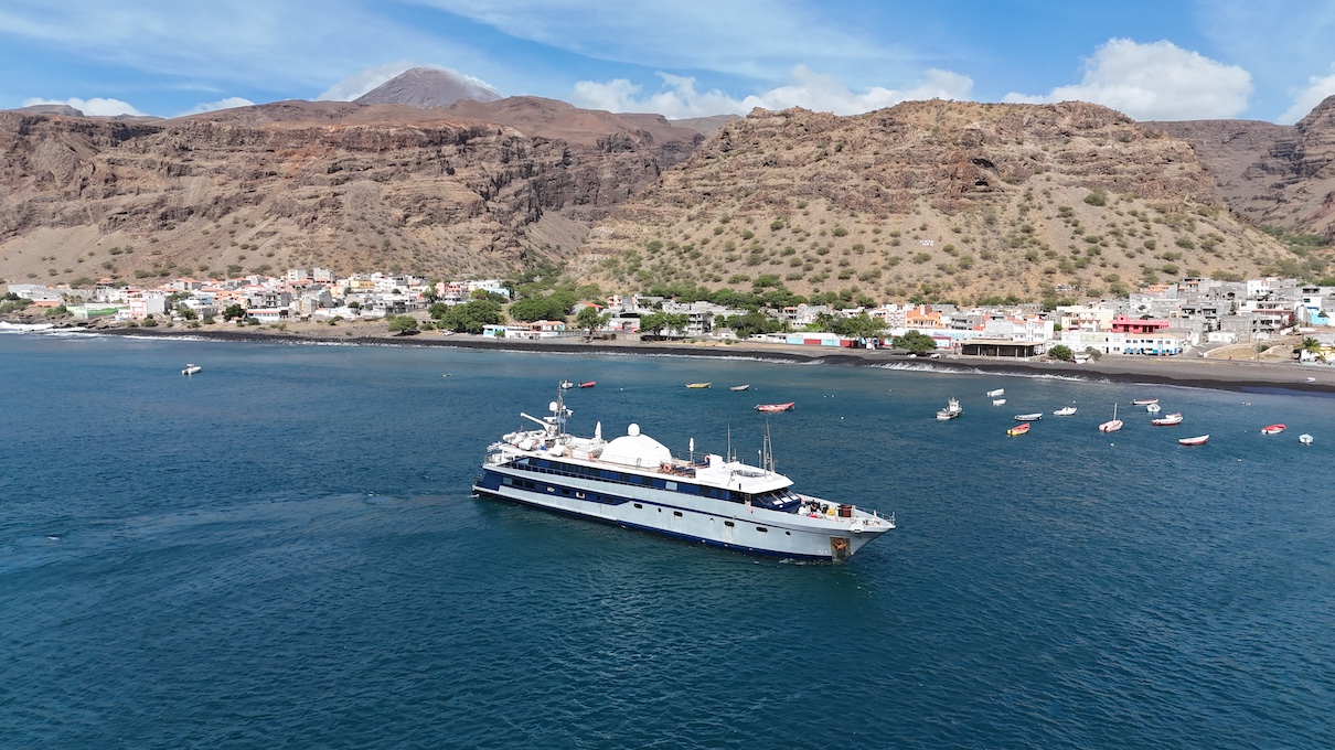 Photo #21 - Motor yacht (Harmony G) in Athen - 3108