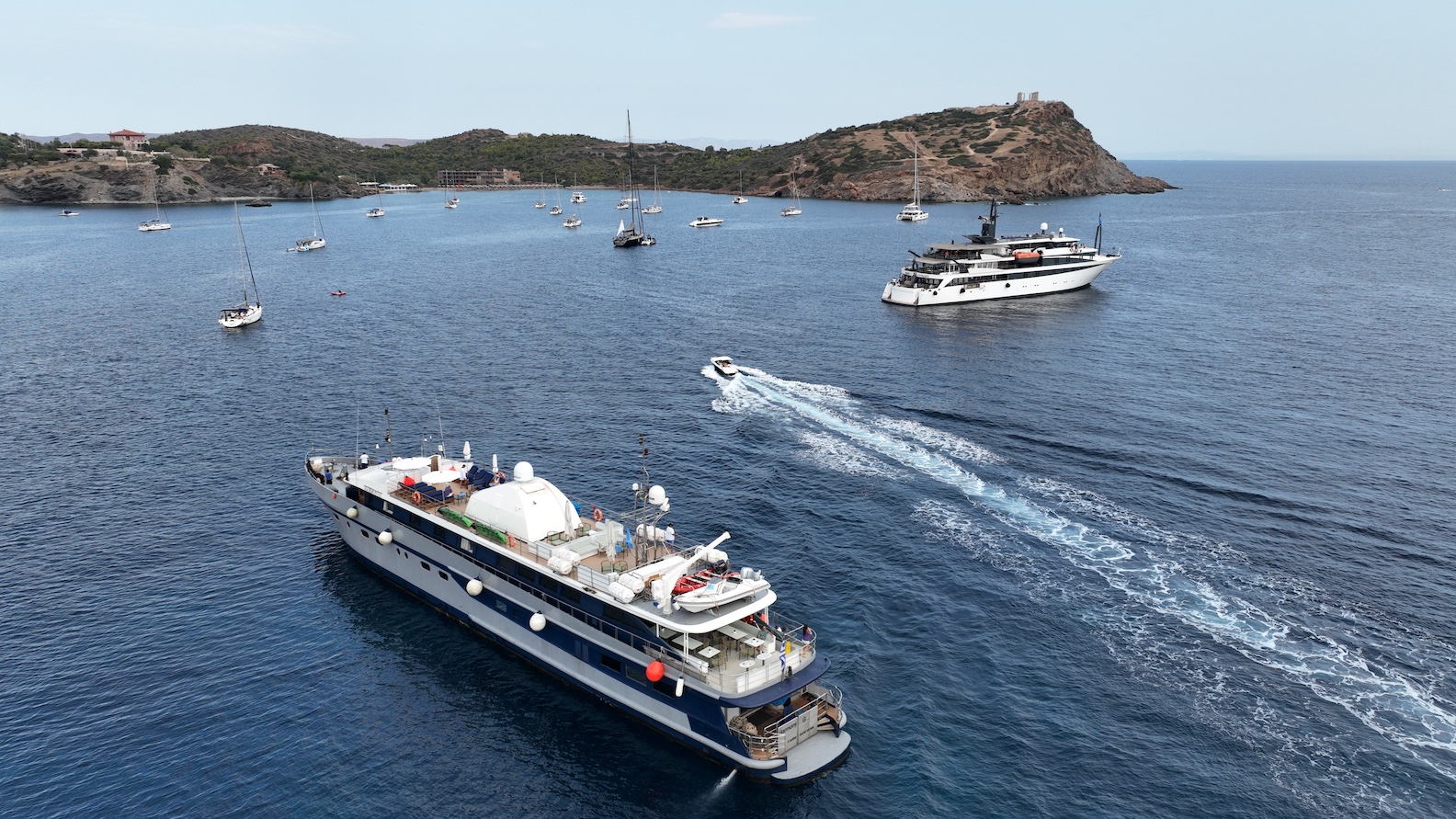 Photo #2 - Motor yacht (Harmony G) in Athen - 3108