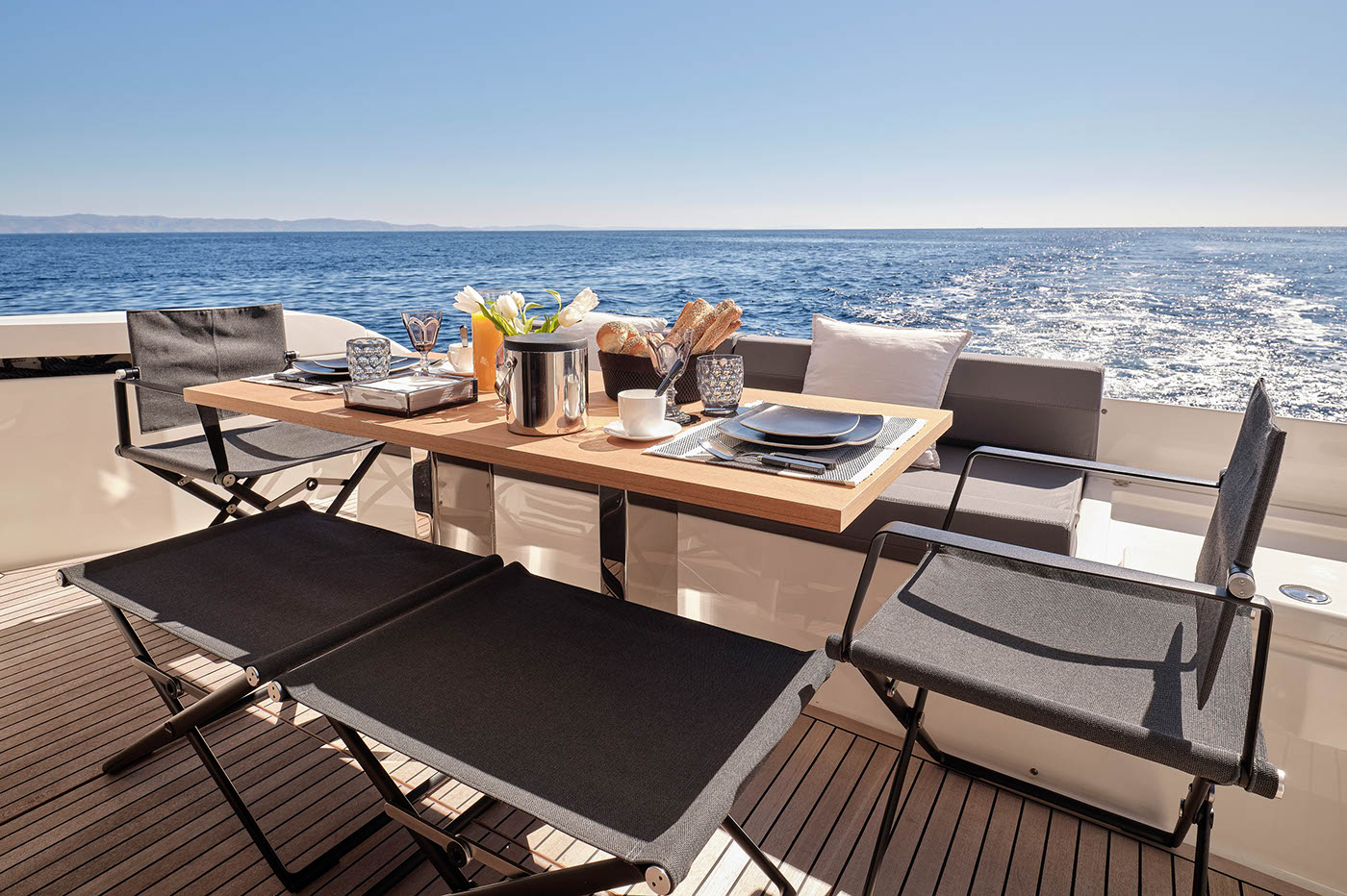 Photo #4 - Ferretti (El Petas) in Athens - 3205