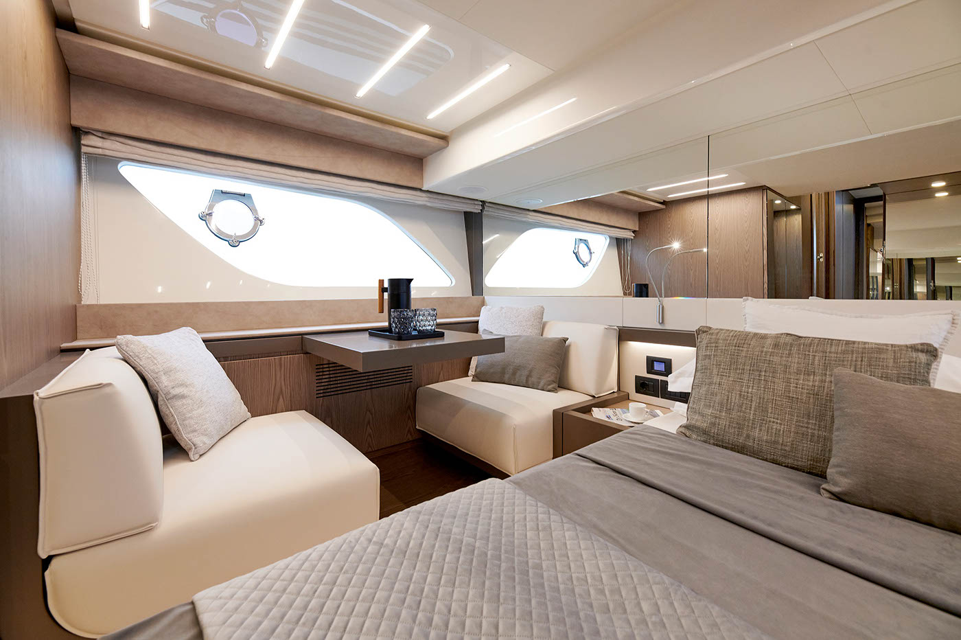 Photo #12 - Ferretti (El Petas) in Athens - 3205