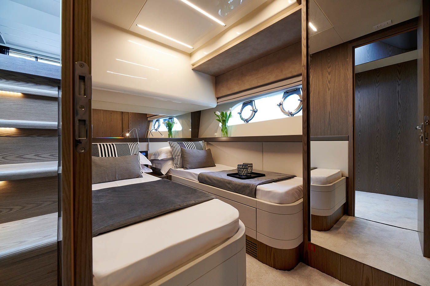 Photo #17 - Ferretti (El Petas) in Athens - 3205