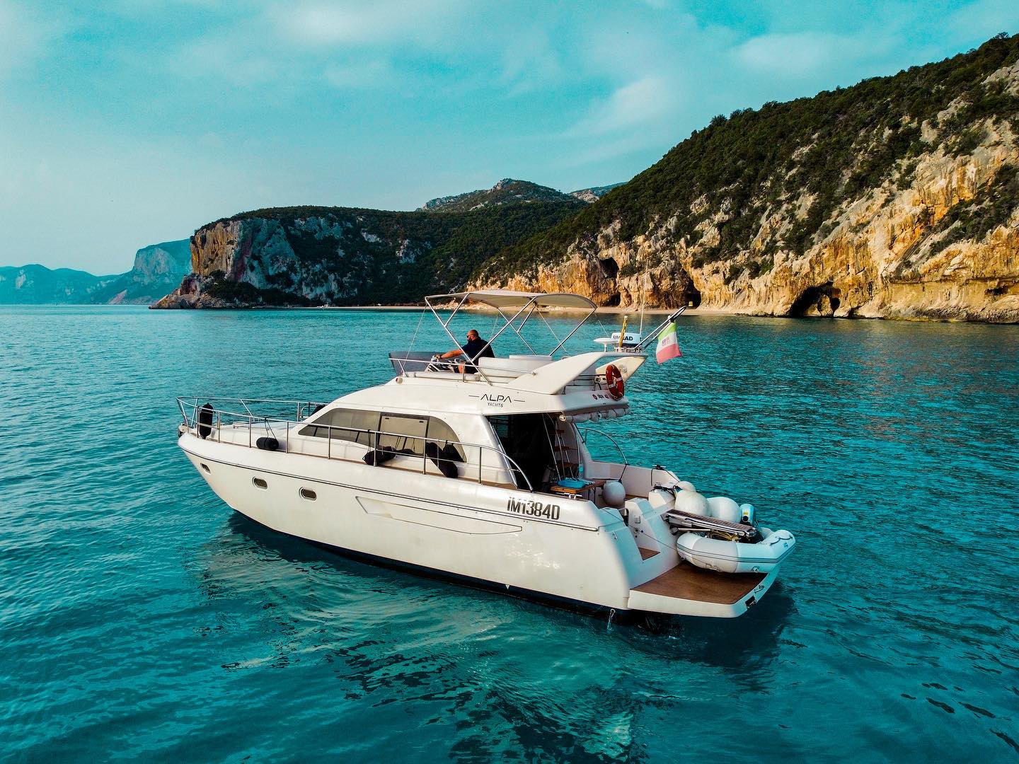 Photo #9 - Alpa Yachts 42 Fly (KORAL) in Villasimius - 3240