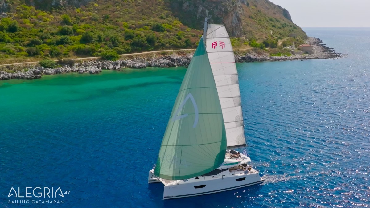 Photo #5 - Fountaine Saona 47 ("Alegria" Boutique Crewed) in Kalamata - 3262