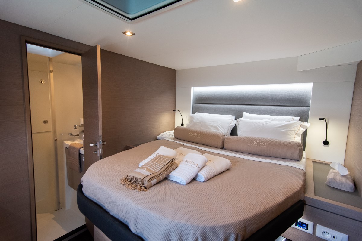 Photo #15 - Fountaine Saona 47 ("Alegria" Boutique Crewed) in Kalamata - 3262