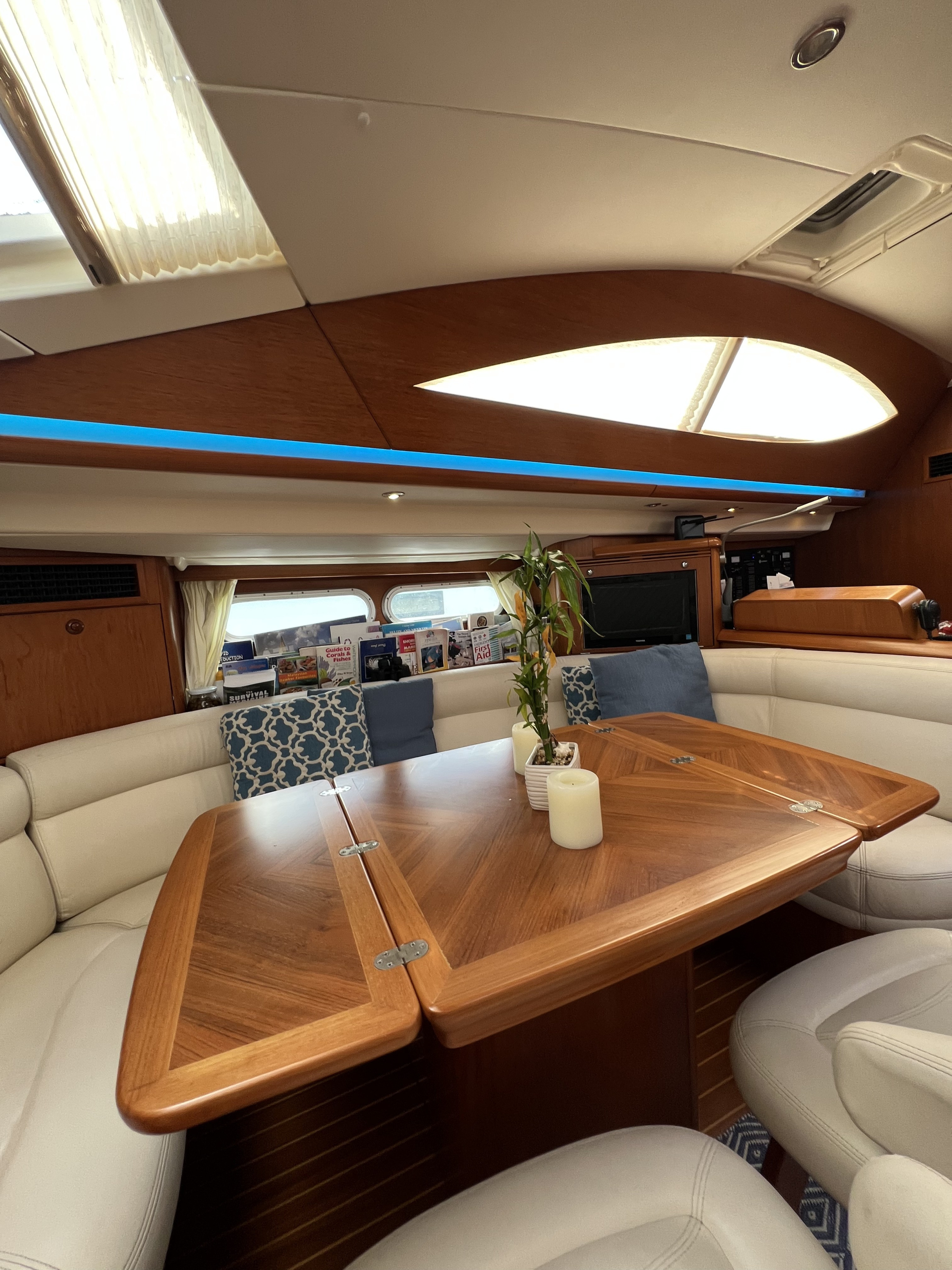 Photo #11 - Jeanneau 54DS (Sayang) in Palma - 3272