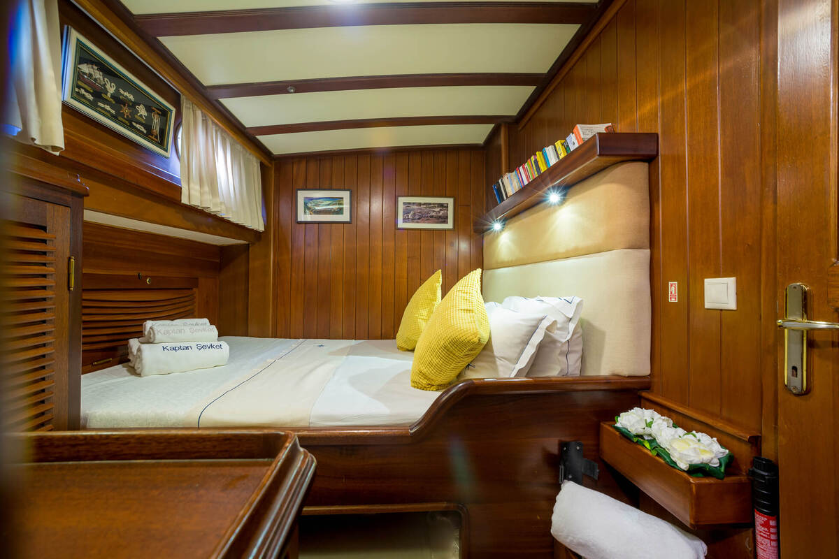 Photo #2 - Motor Sailor (Kaptan Sevket Cabin) en Tivat - 3274