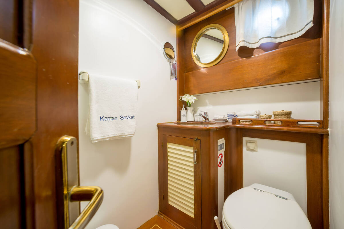 Photo #7 - Motor Sailor (Kaptan Sevket Cabin) en Tivat - 3274
