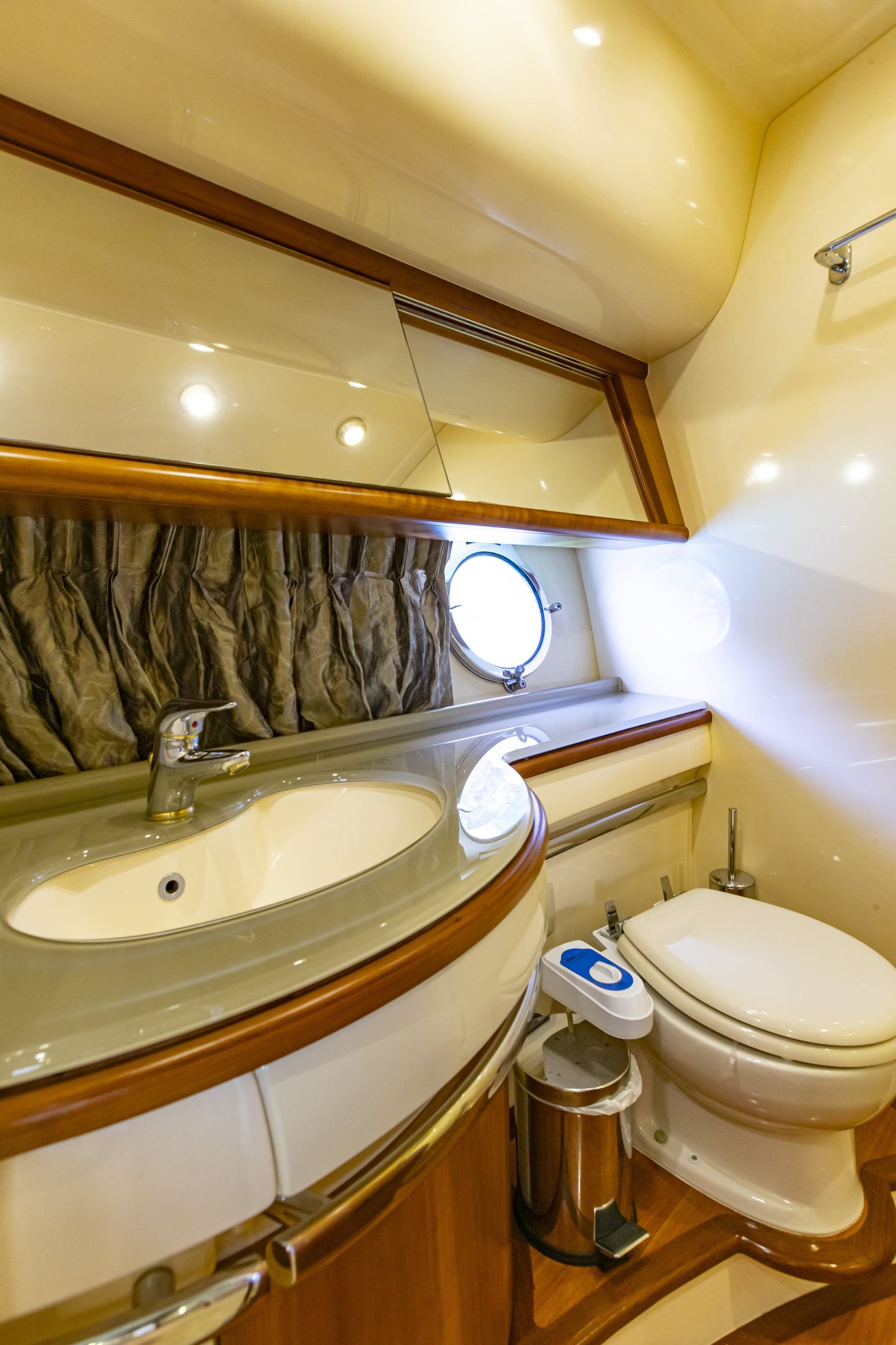 Photo #11 - Azimut 62 Fly (Azimut 62 Fly) in Bodrum - 3296