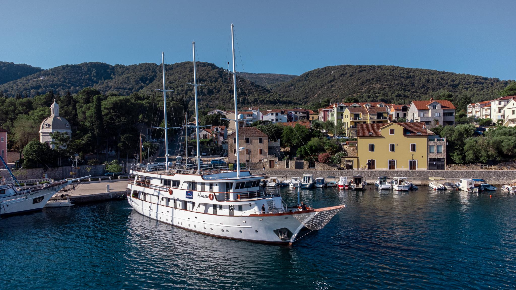 Photo #10 - Cruising ship (Almissa) in Split - 3323