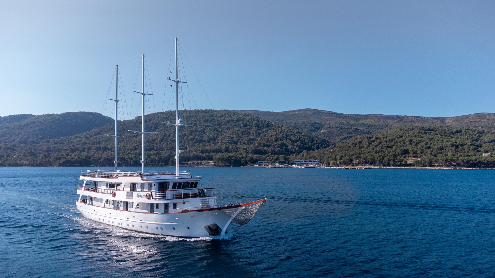Photo #11 - Cruising ship (Almissa) in Split - 3323