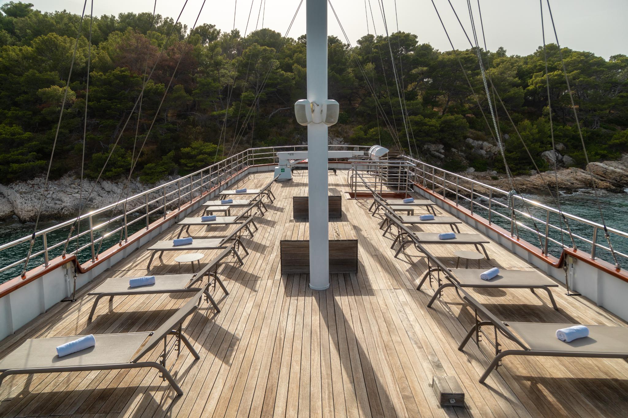 Photo #16 - Cruising ship (Almissa) in Split - 3323