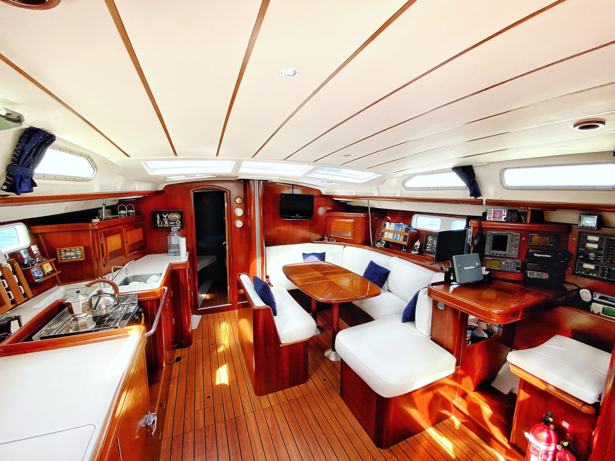 Photo #11 - Beneteau Oceanis 473 (Perla Azul) in Eivissa - 3349