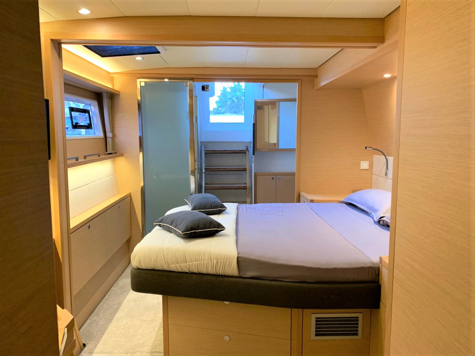 Photo #12 - Lagoon 560 S2 (Taipan) in Olbia - 3351