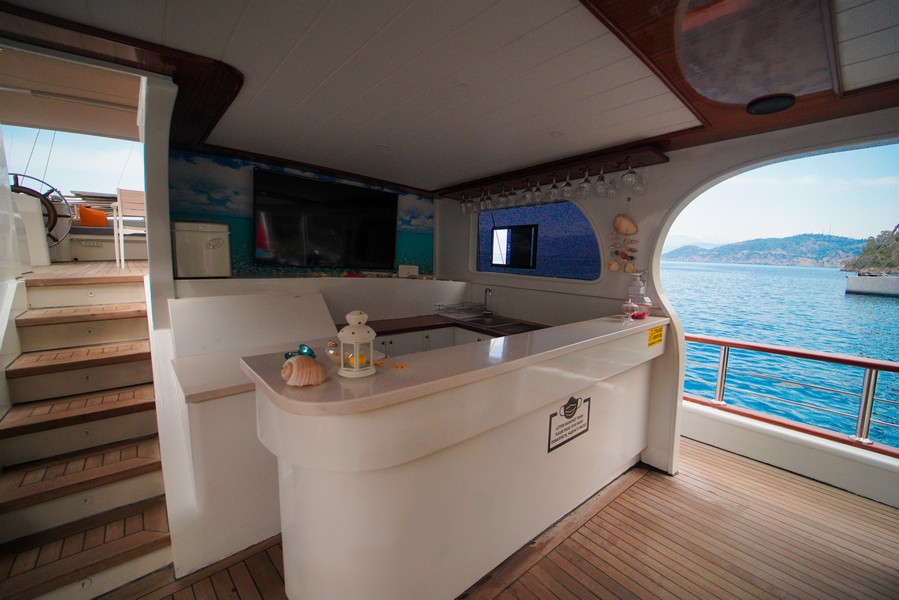 Photo #8 - Motorsailer (Queen Of RTT) in Fethiye - 3379