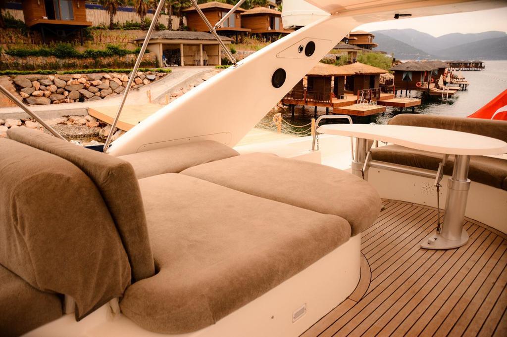 Photo #9 - MOTORYACHT (AZIMUT 70) in Bodrum - 3389