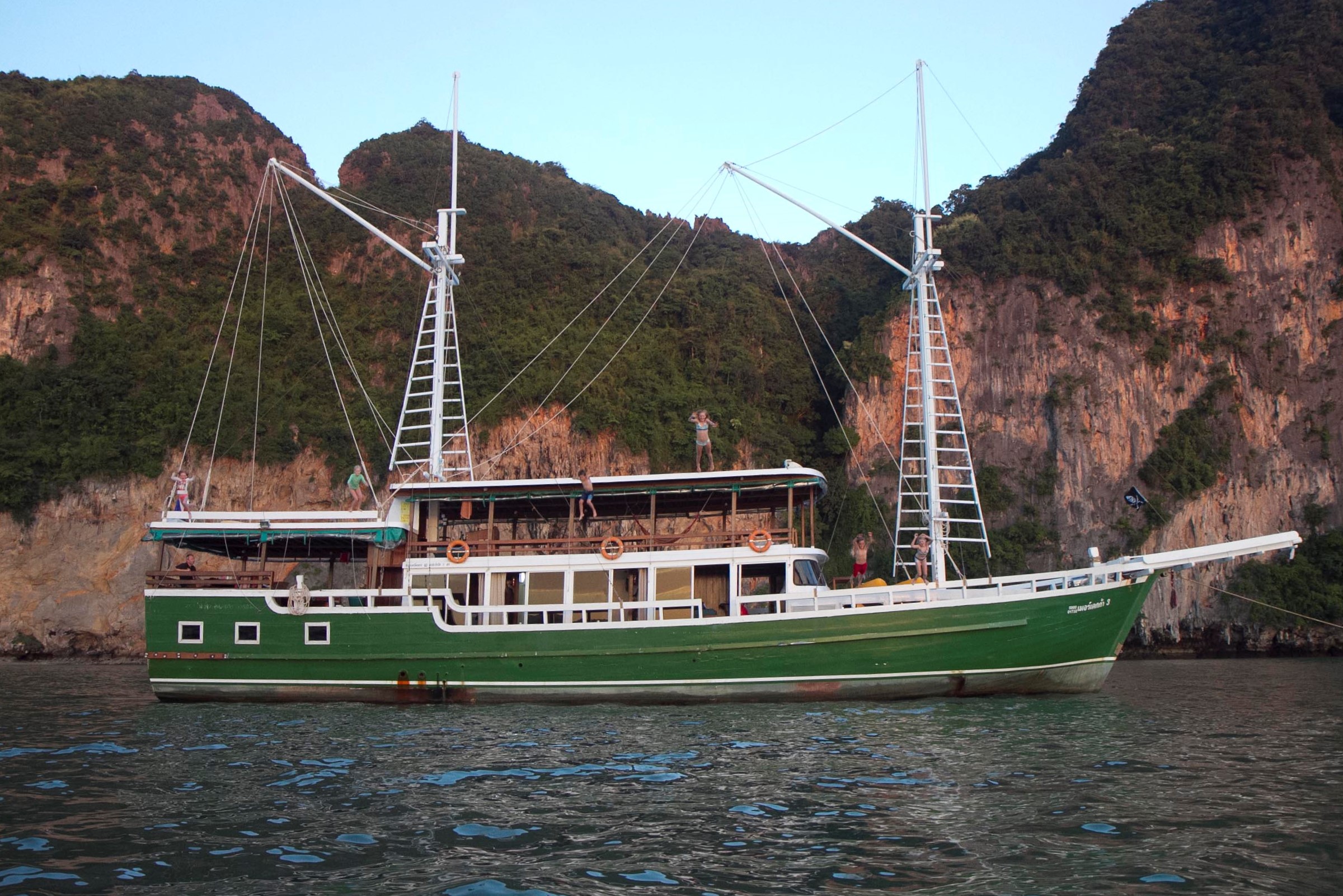 Photo #42 - Indonesian Phinisi (Merdeka 3) in Phuket - 3409