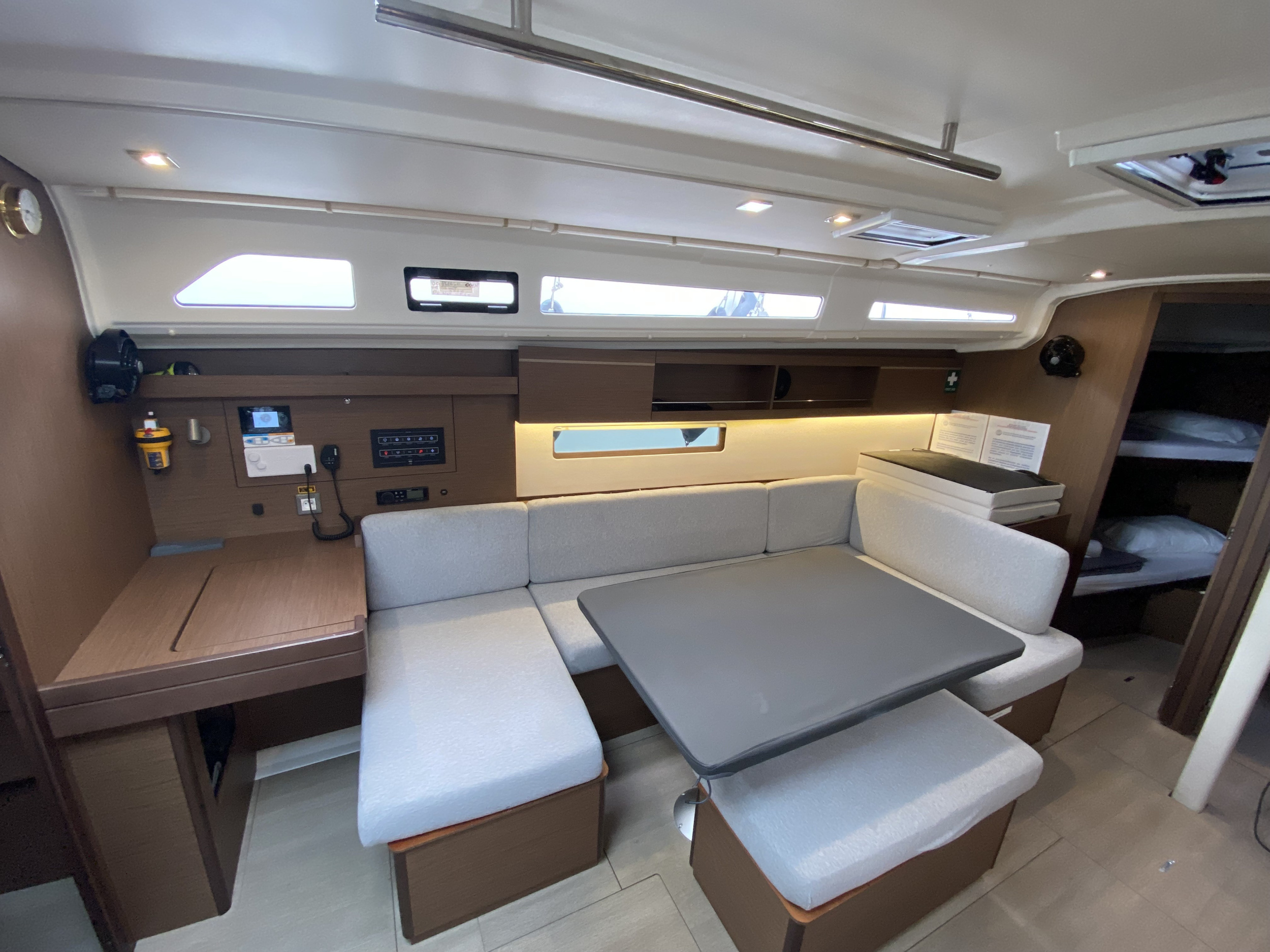 Photo #6 - BENETEAU OCEANIS 40.1 (ROZA) en Athènes - 3496