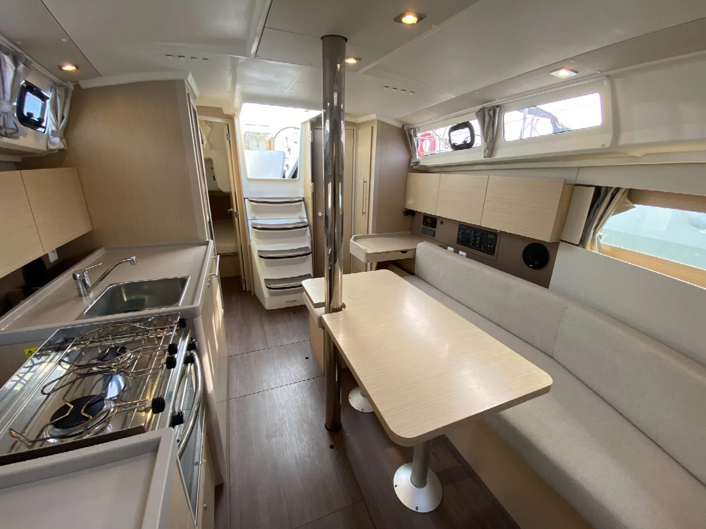 BENETEAU OCEANIS 35.1 (Zanzibar)  - 4