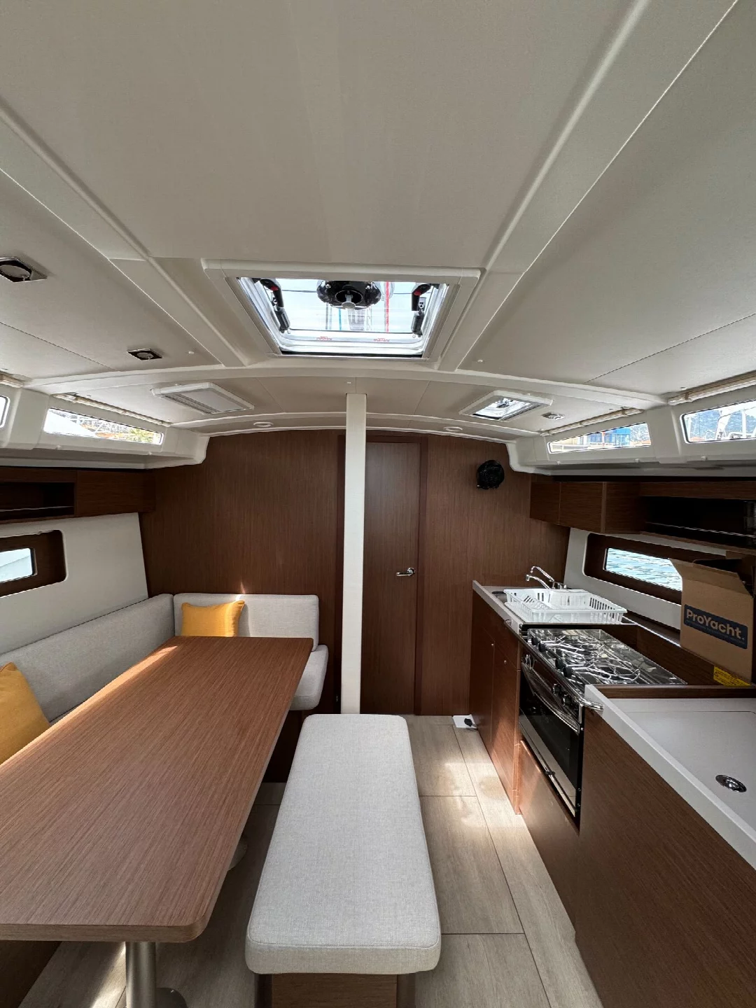 BENETEAU OCEANIS 37.1 (Bora-Bora)  - 8