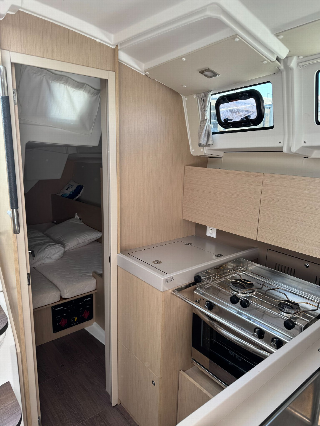 Photo #8 - BENETEAU OCEANIS 38.1 (Melahel II) in Ajaccio - 3502