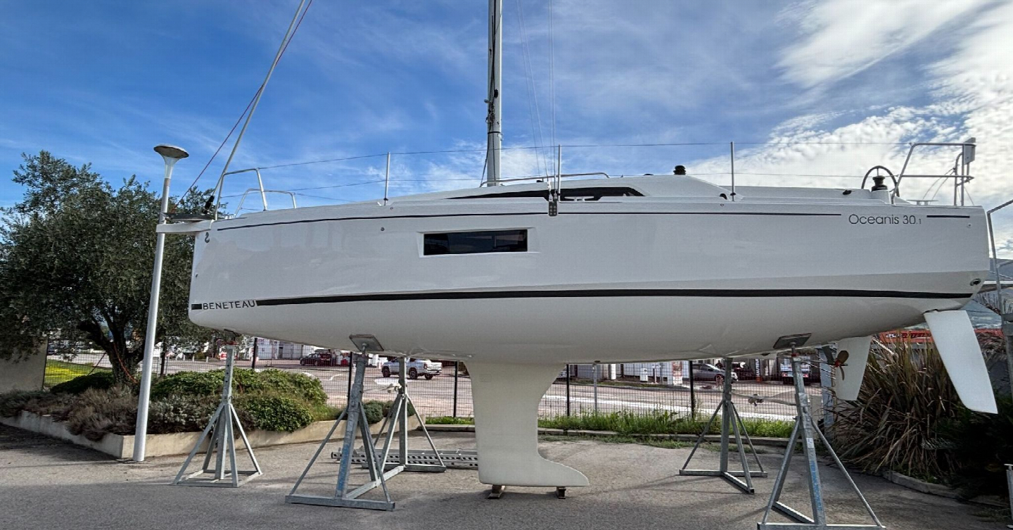 Photo #1 - BENETEAU OCEANIS 30.1 (BENETEAU OCEANIS 30.1) in Ajaccio - 3505