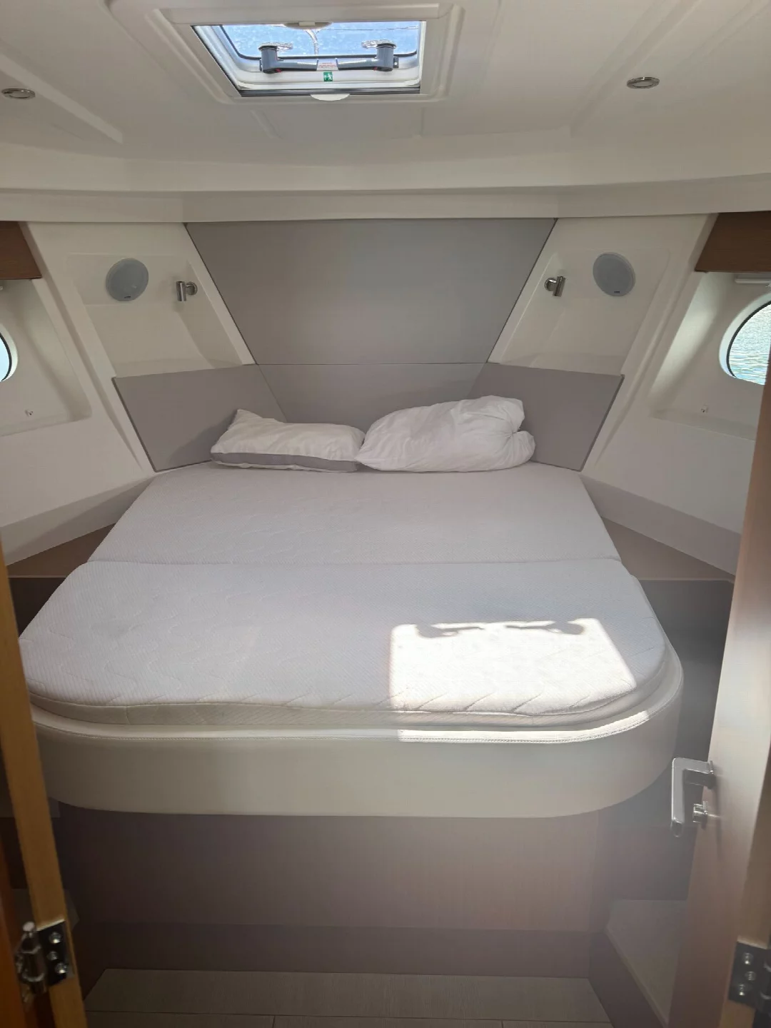BENETEAU SWIFT TRAWLER 35 (Lui Di Ju)  - 2