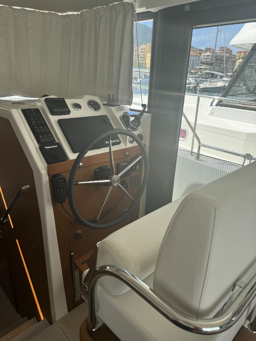 Photo #6 - BENETEAU SWIFT TRAWLER 35 (Lui Di Ju) in Ajaccio - 3523