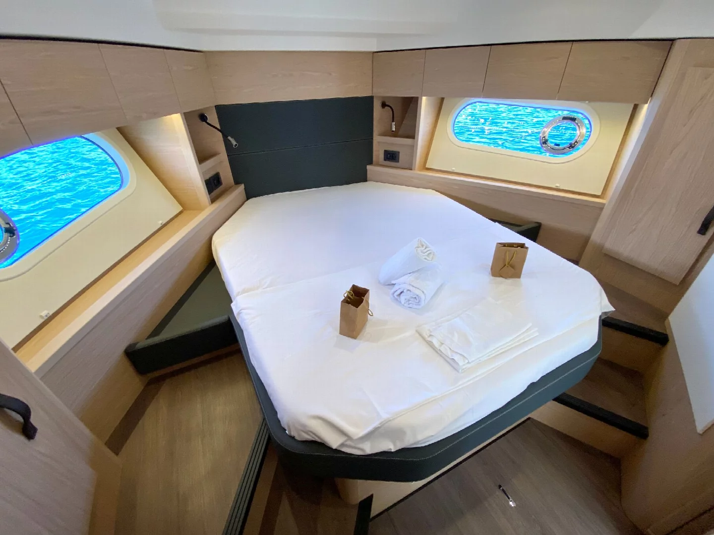 BENETEAU SWIFT TRAWLER 48 (BENETEAU SWIFT TRAWLER 48)  - 12