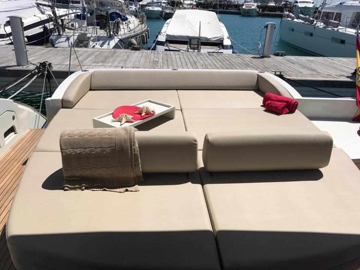 Photo #6 - AZIMUT 68 (ZIPI ZAPE) in Denia - 3546