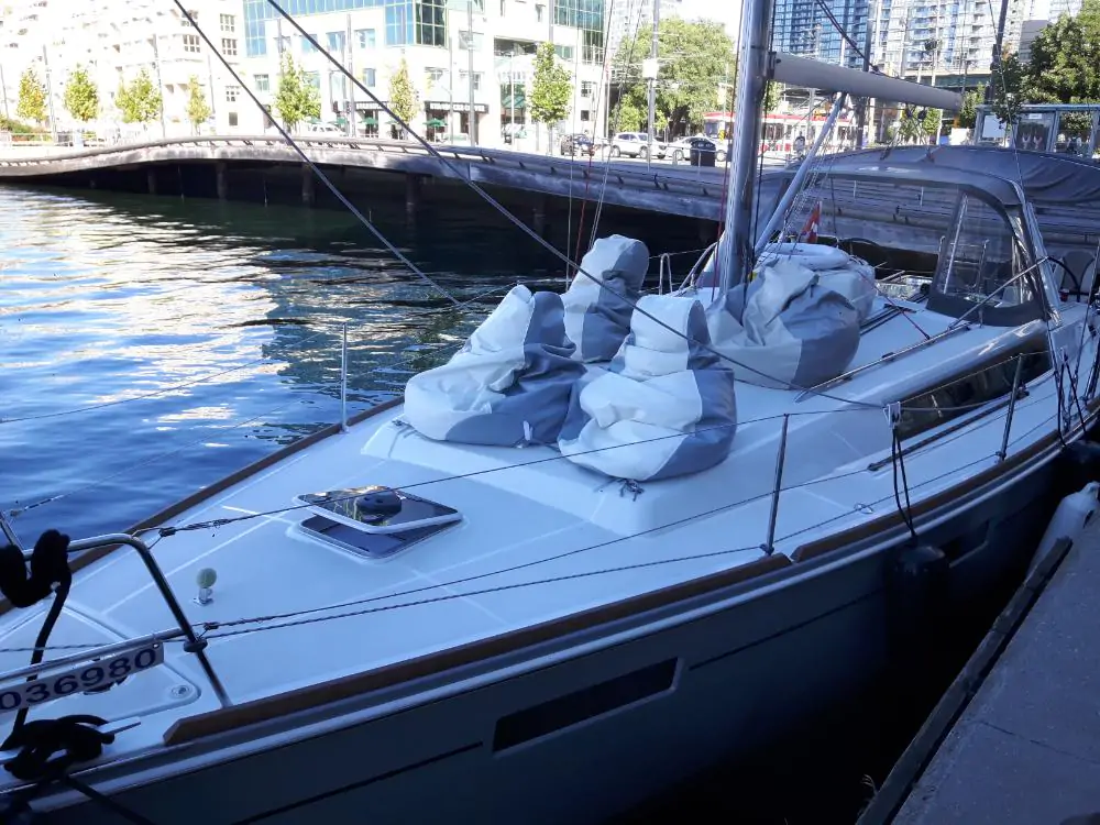 Photo #2 - Beneteau Oceanis 41 (WhiRLygirl) in Toronto - 3558
