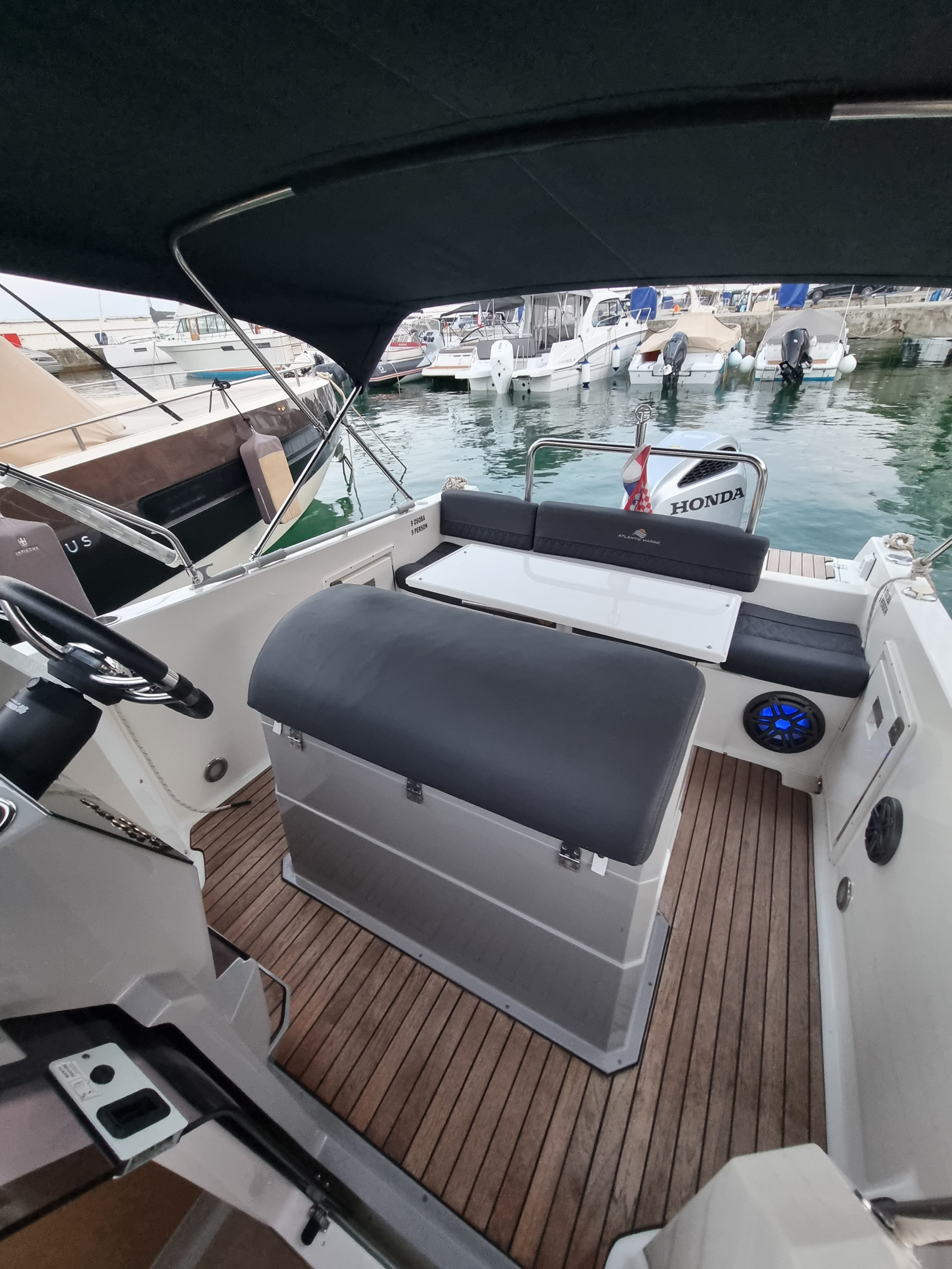 Photo #8 - Atlantic Suncruiser 730 (Lady Blue) en Opatija - 61273