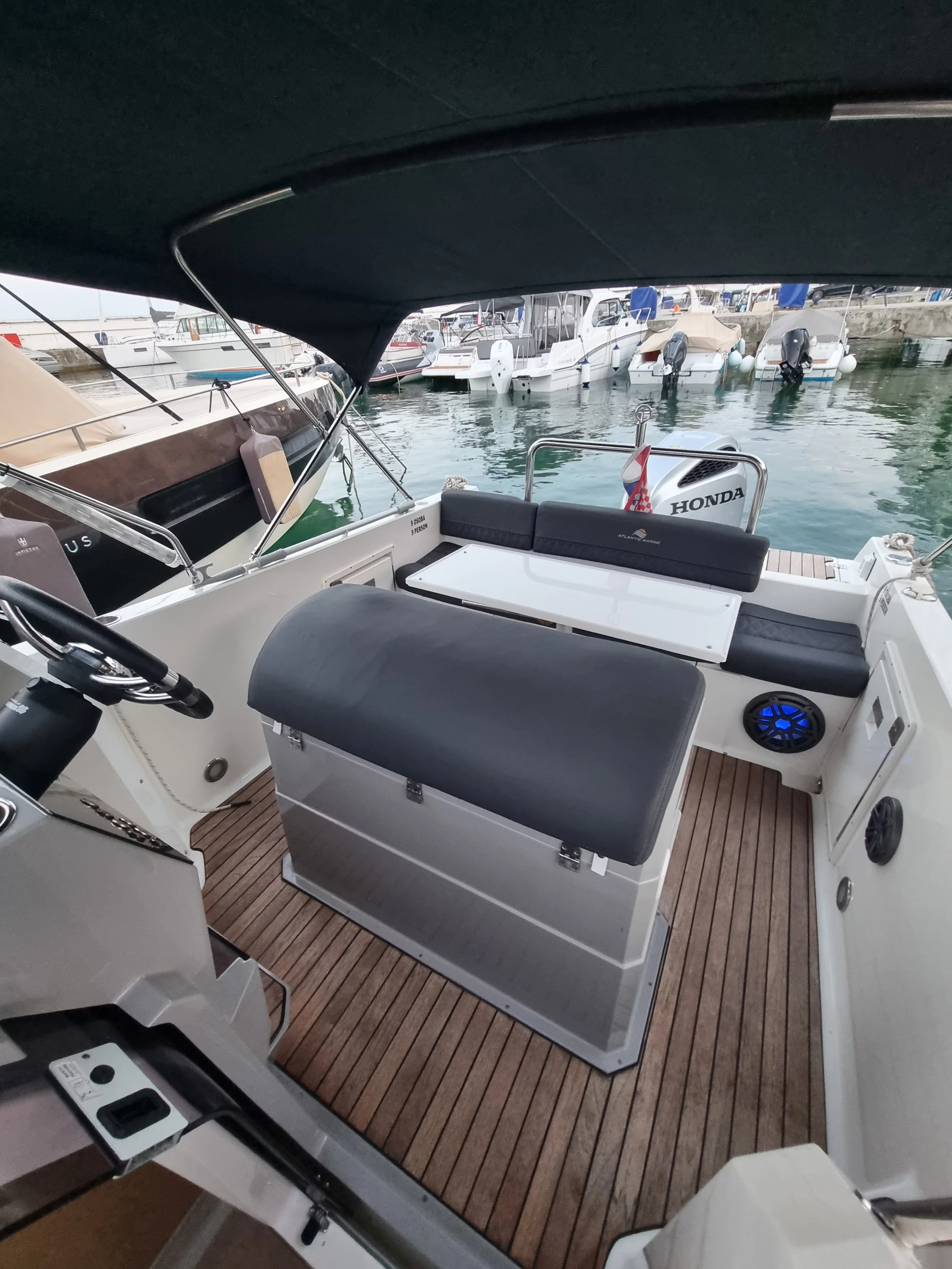 Atlantic Suncruiser 730 (Lady Blue)  - 7