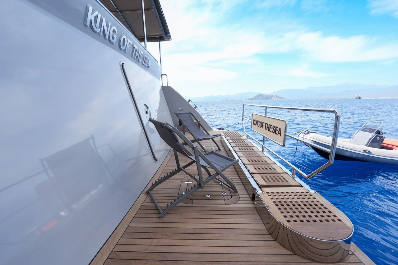 King Of The Sea (King Of The Sea)  - 43