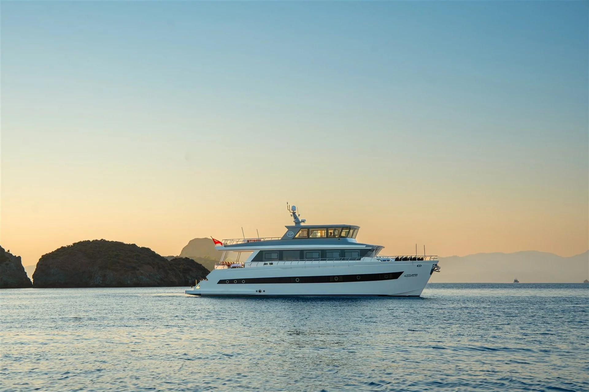 Trawler (Alessandro)  - 12