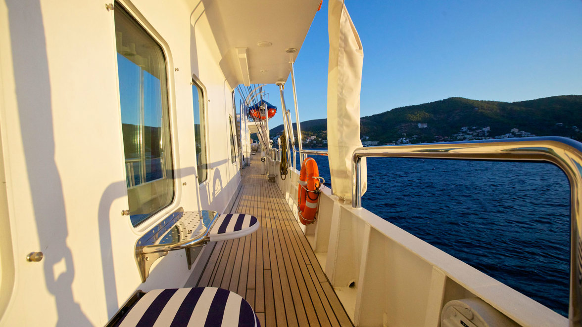 Photo #3 - Schooner - sailing cruise ship (Running on Waves) in Corfu - 61805