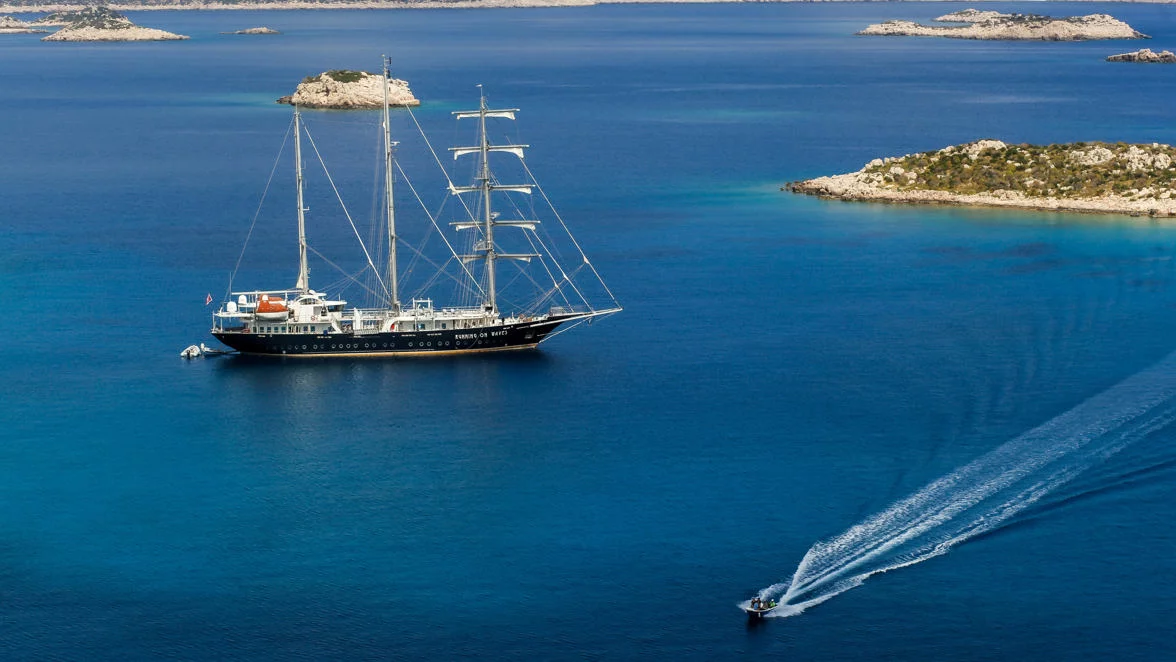 Schooner - sailing cruise ship (Running on Waves)  - 12