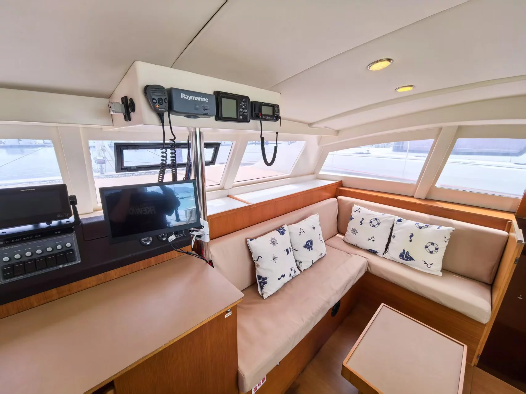Comar Comet CAT 37 (Andaman Discovery)  - 11