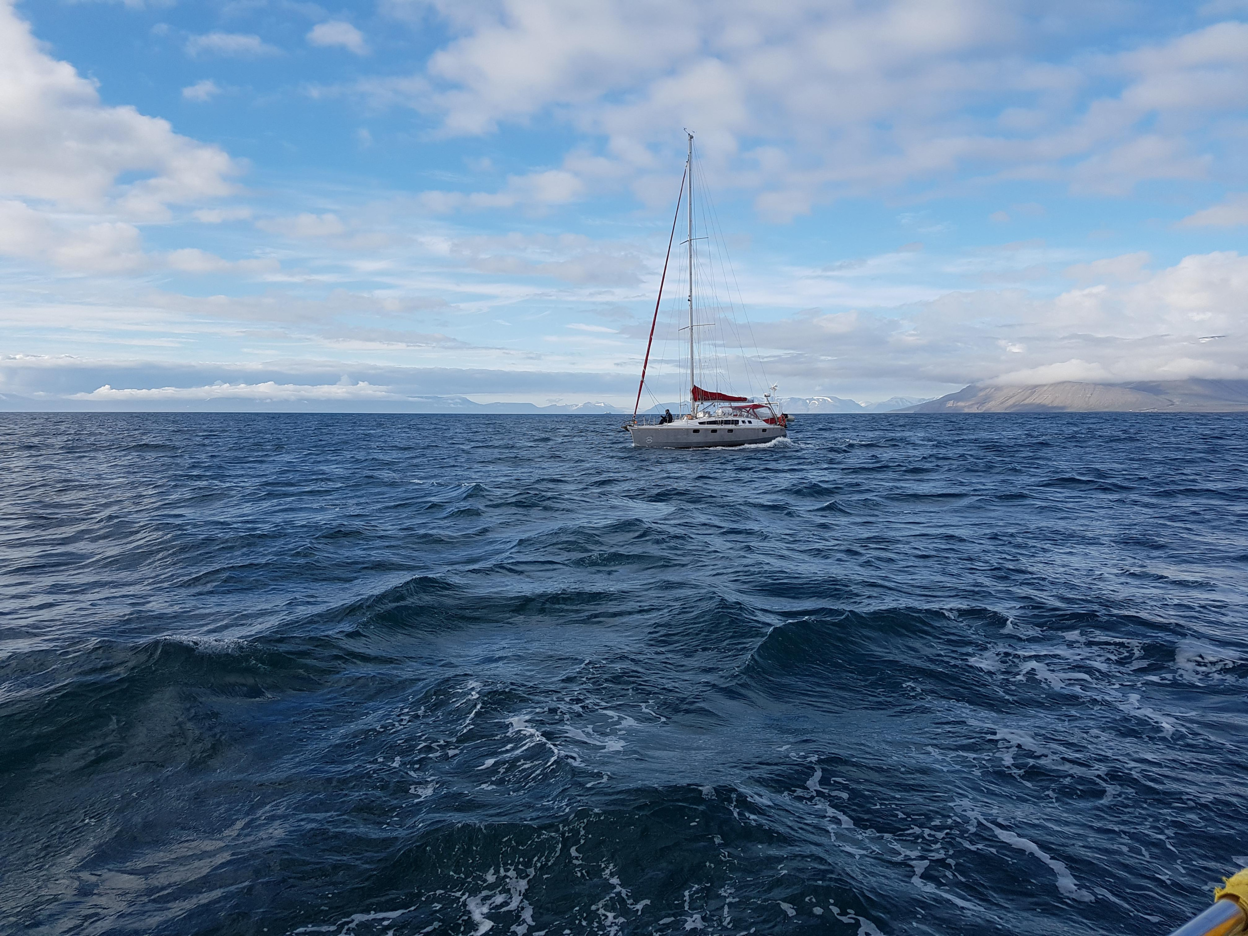Photo #1 - Ovni 445 (Aleiga) in Longyearbyen - 9294