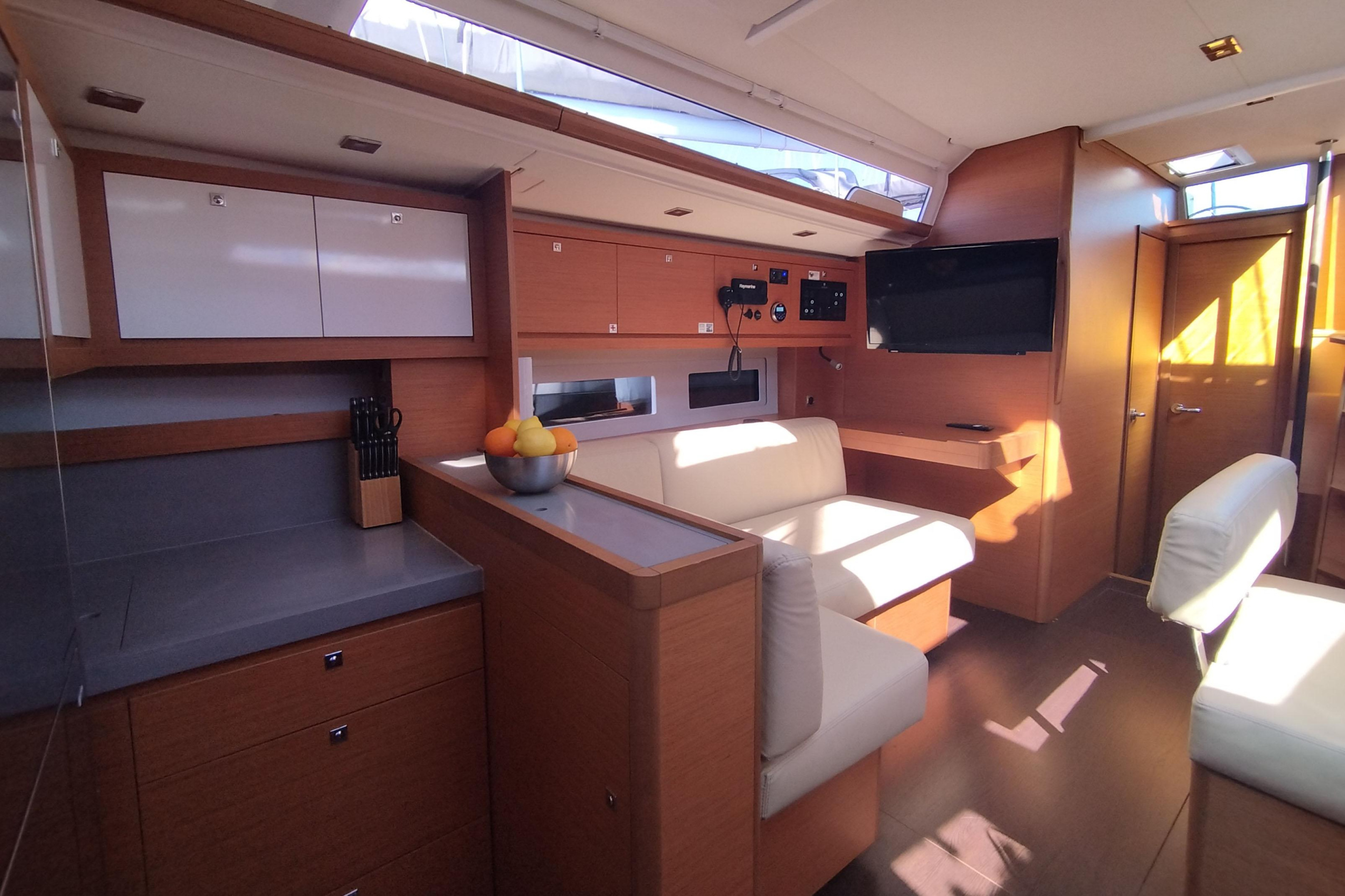Photo #6 - Dufour 530 Owner's version (Rhamnus) in Portisco - 24464